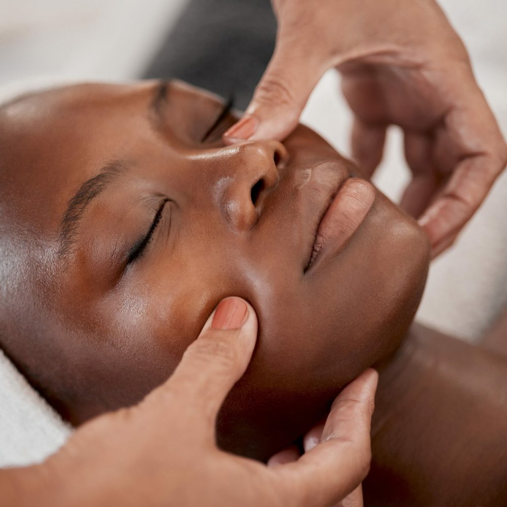 Black,Woman,,Relax,Massage,And,Facial,Spa,Treatment,Of,A